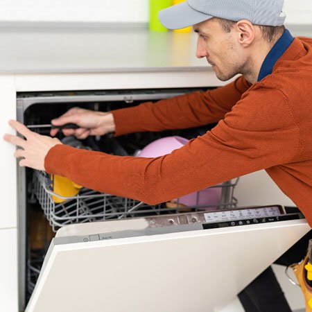 california-city-appliance-repair-techs-image_08